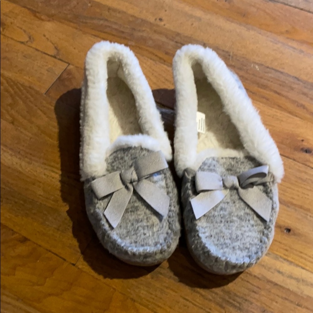 Women’s slippers size M 7-8